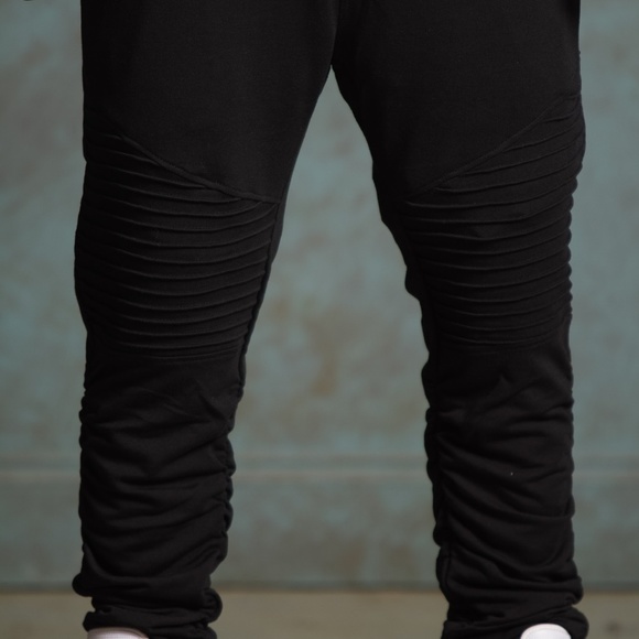 Joggers, Sweatpants, Pants, Activewear - Picture 2 of 2